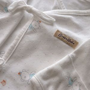 Green Bebe long sleeve, button & zipper free! Comfortable for your baby!!!